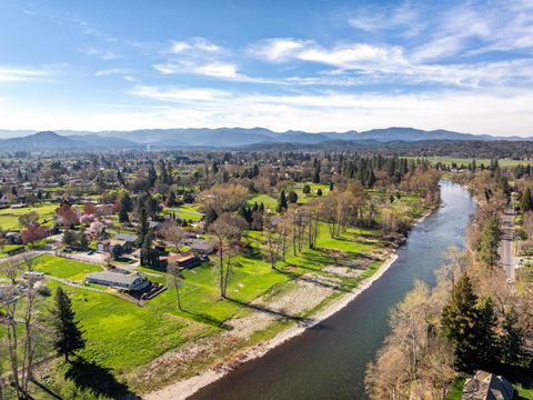 Tiny photo for 274 Parkhill Place, Grants Pass, OR 97527 (MLS # 220217644)