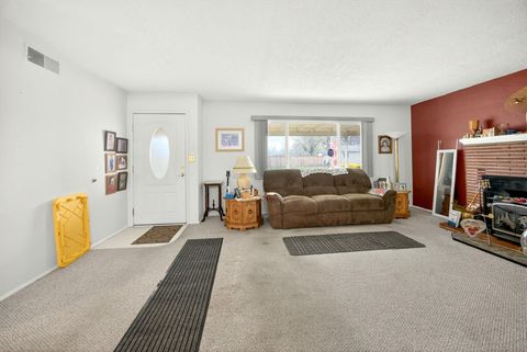 Tiny photo for 709 Lawnsdale Road, Medford, OR 97504 (MLS # 220212734)