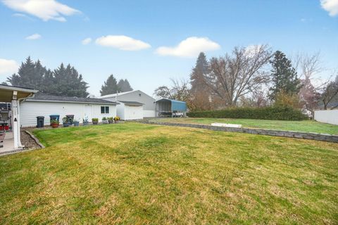 Tiny photo for 709 Lawnsdale Road, Medford, OR 97504 (MLS # 220212734)