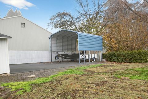 Tiny photo for 709 Lawnsdale Road, Medford, OR 97504 (MLS # 220212734)