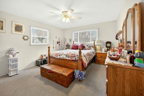 Tiny photo for 709 Lawnsdale Road, Medford, OR 97504 (MLS # 220212734)