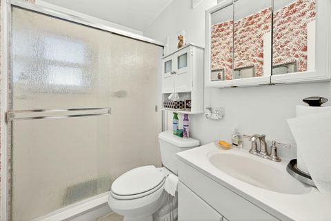 Tiny photo for 709 Lawnsdale Road, Medford, OR 97504 (MLS # 220212734)