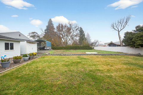 Tiny photo for 709 Lawnsdale Road, Medford, OR 97504 (MLS # 220212734)