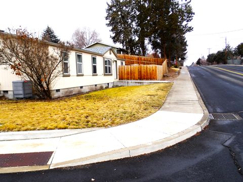 1907 SW 20th Street Redmond OR 97756