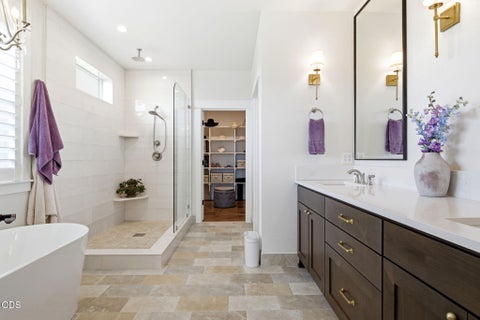Tiny photo for 547 W La Strada Circle, Medford, OR 97504 (MLS # 220222665)