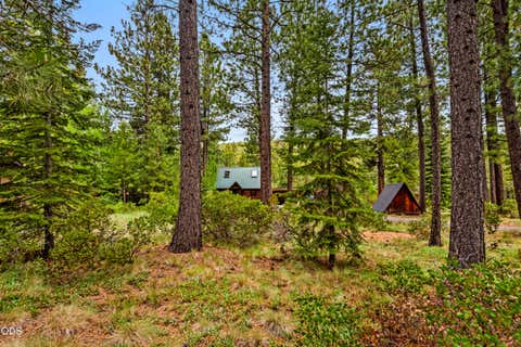 Tiny photo for 61579 Boulder Road, Bend, OR 97703 (MLS # 220223676)