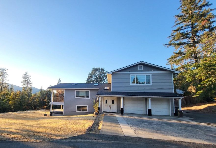 3,217 square feet in this Contemporay Styled home with 3 levels, including a daylight Basement on the West side of the home.    3  Bedrooms 3 bathrooms, including a half bath in the laundry room.  Master Bedroom includes a Wall Safe.   2 car attached garage. Private fencing all around the home and driveway, plus more acreage over the fence, very accessible for kids of all ages, and includes Dirt Bike Trails.  This quiet 5 acres backs up to Public Land 
(BLM). Home set in rolling hillside with a wonderful view, and fantastic Sunsets.   Also has a Generator Hook-Up.    HVAC will be 100% working at Closing of Esrow, and the repair is included in the Sales Price of $650,000.