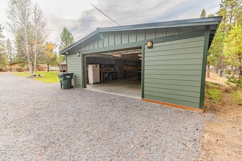 Tiny photo for 52585 Antler Lane, La Pine, OR 97739 (MLS # 220213442)
