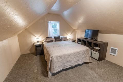 Tiny photo for 52585 Antler Lane, La Pine, OR 97739 (MLS # 220213442)