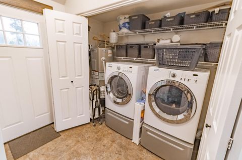 Tiny photo for 52585 Antler Lane, La Pine, OR 97739 (MLS # 220213442)