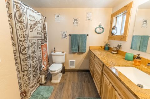 Tiny photo for 52585 Antler Lane, La Pine, OR 97739 (MLS # 220213442)
