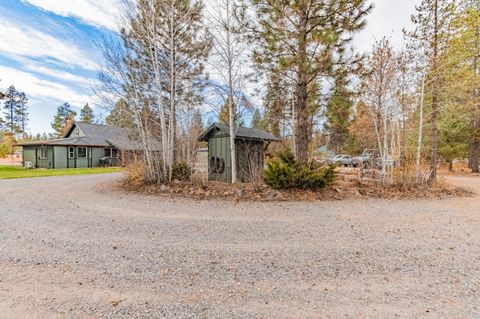 Tiny photo for 52585 Antler Lane, La Pine, OR 97739 (MLS # 220213442)