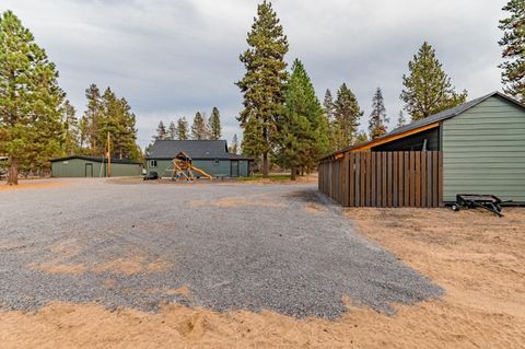 Tiny photo for 52585 Antler Lane, La Pine, OR 97739 (MLS # 220213442)