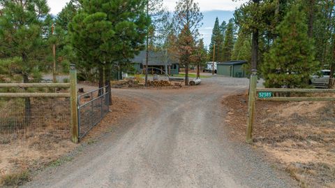 Tiny photo for 52585 Antler Lane, La Pine, OR 97739 (MLS # 220213442)