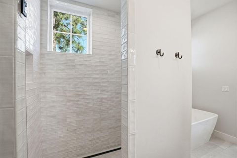 Tiny photo for 3068 NW Blodgett Way, Bend, OR 97703 (MLS # 220216892)