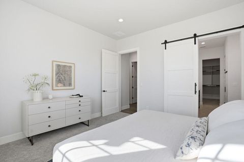 Tiny photo for 3068 NW Blodgett Way, Bend, OR 97703 (MLS # 220216892)