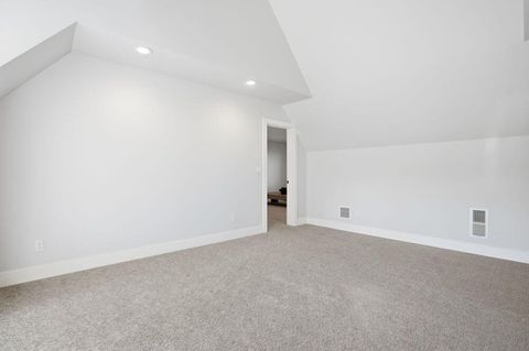 Tiny photo for 3068 NW Blodgett Way, Bend, OR 97703 (MLS # 220216892)