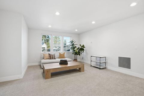 Tiny photo for 3068 NW Blodgett Way, Bend, OR 97703 (MLS # 220216892)