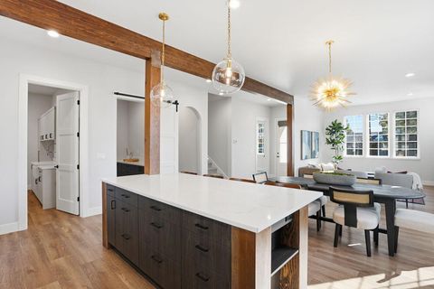 Tiny photo for 3068 NW Blodgett Way, Bend, OR 97703 (MLS # 220216892)