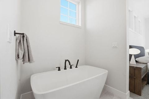 Tiny photo for 3068 NW Blodgett Way, Bend, OR 97703 (MLS # 220216892)