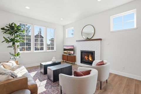 Tiny photo for 3068 NW Blodgett Way, Bend, OR 97703 (MLS # 220216892)