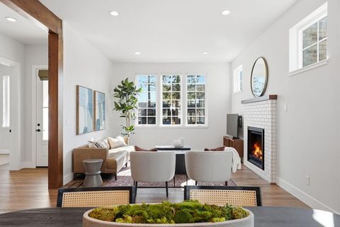 Tiny photo for 3068 NW Blodgett Way, Bend, OR 97703 (MLS # 220216892)