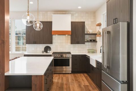 Tiny photo for 3068 NW Blodgett Way, Bend, OR 97703 (MLS # 220216892)