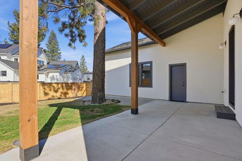 Tiny photo for 3068 NW Blodgett Way, Bend, OR 97703 (MLS # 220216892)