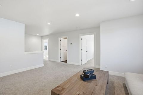 Tiny photo for 3068 NW Blodgett Way, Bend, OR 97703 (MLS # 220216892)