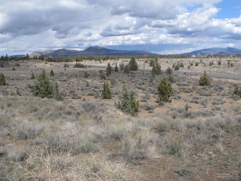 Tiny photo for 2525 NE Negus Way, Redmond, OR 97756 (MLS # 220176775)