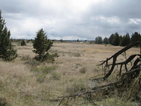 Tiny photo for 2525 NE Negus Way, Redmond, OR 97756 (MLS # 220176775)