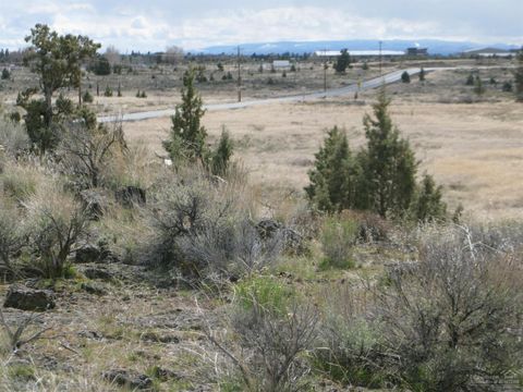 Tiny photo for 2525 NE Negus Way, Redmond, OR 97756 (MLS # 220176775)