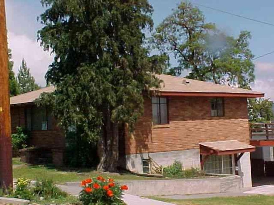 Shows Neat For Your Fussiest Buyer/Investor. Upper Unit Livrm, 3 Bedrm/1bath Has Beautiful Refinished Hardwood Floors, Bath Has New Tile. Both Up And Down Units Have Fireplaces. Lower Unit Has 2 Bedrm, 1 Bath And Big Fam Rm. 2 Car Carport.