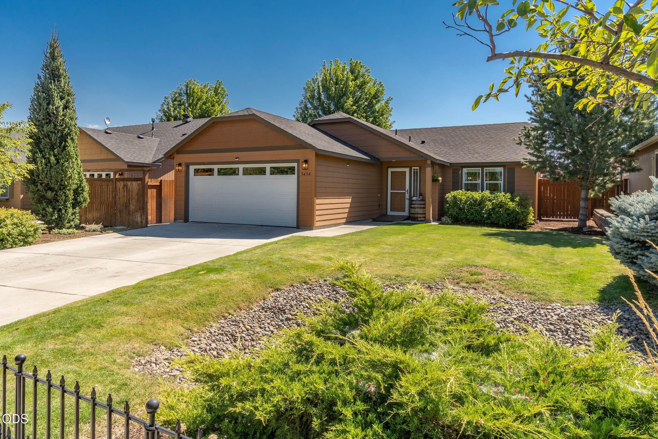 3434 NW Dogwood Avenue