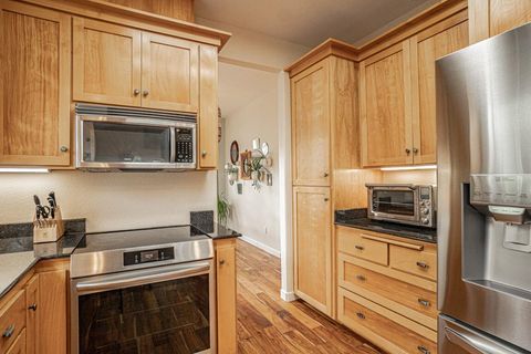 Tiny photo for 2729 Clay Creek Way, Ashland, OR 97520 (MLS # 220215152)