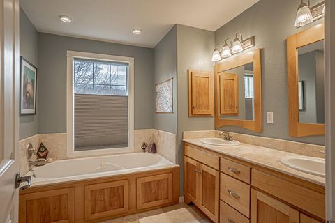 Tiny photo for 2729 Clay Creek Way, Ashland, OR 97520 (MLS # 220215152)