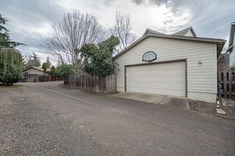 Tiny photo for 2729 Clay Creek Way, Ashland, OR 97520 (MLS # 220215152)