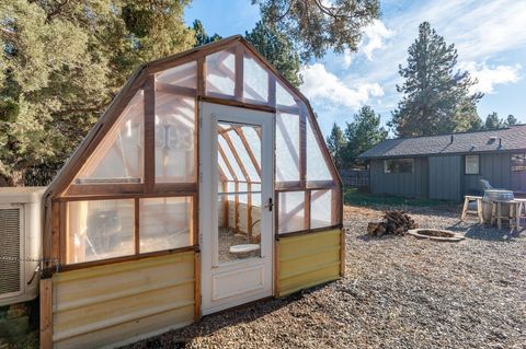 Tiny photo for 21058 Azalia Avenue, Bend, OR 97702 (MLS # 220213045)