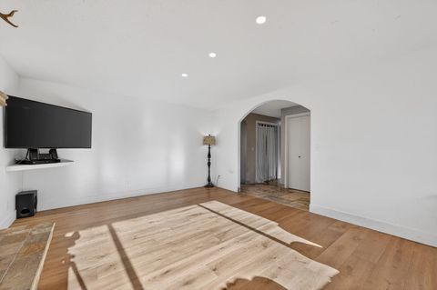 Tiny photo for 21058 Azalia Avenue, Bend, OR 97702 (MLS # 220213045)