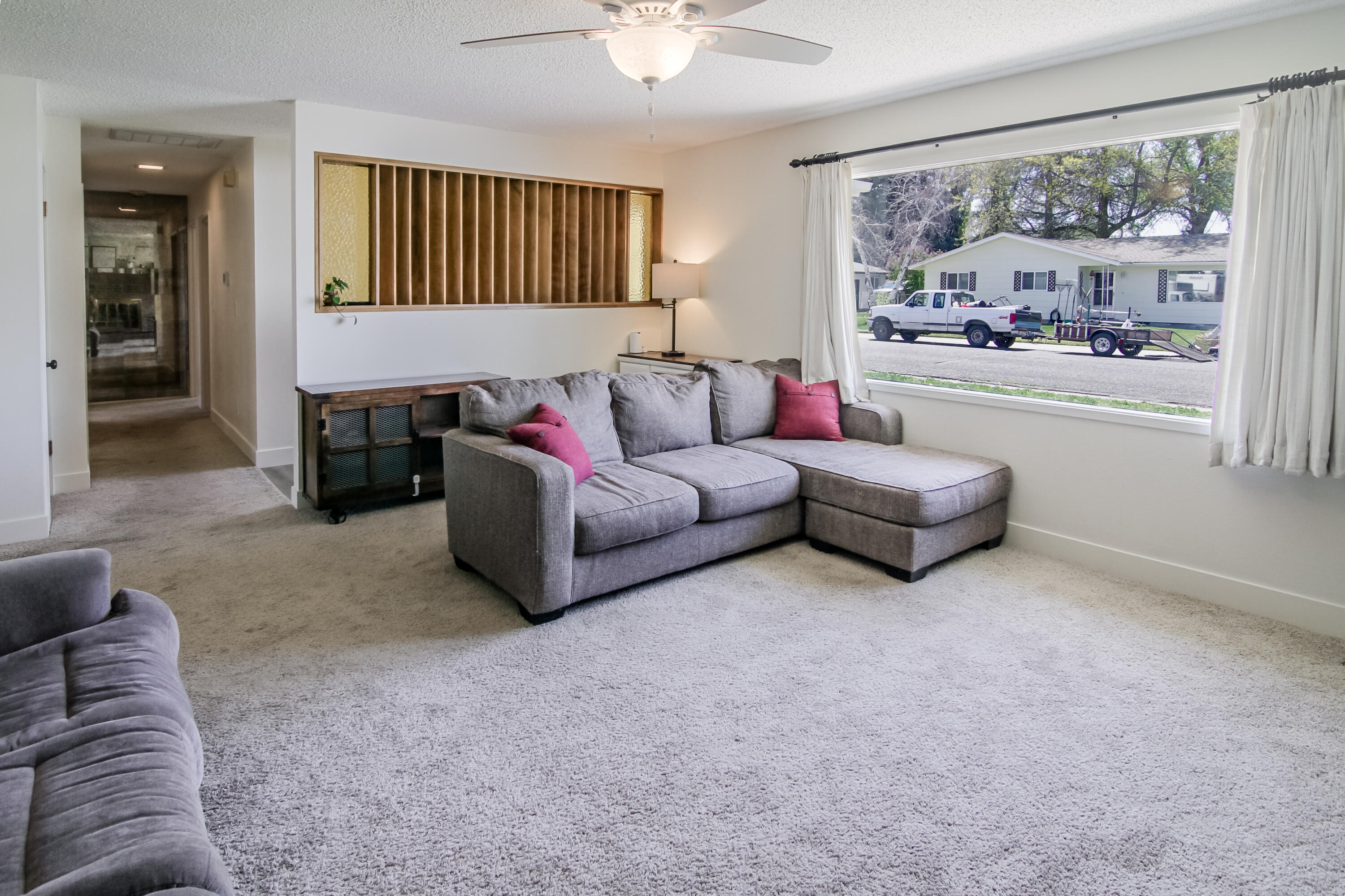 3809 Mazama Drive