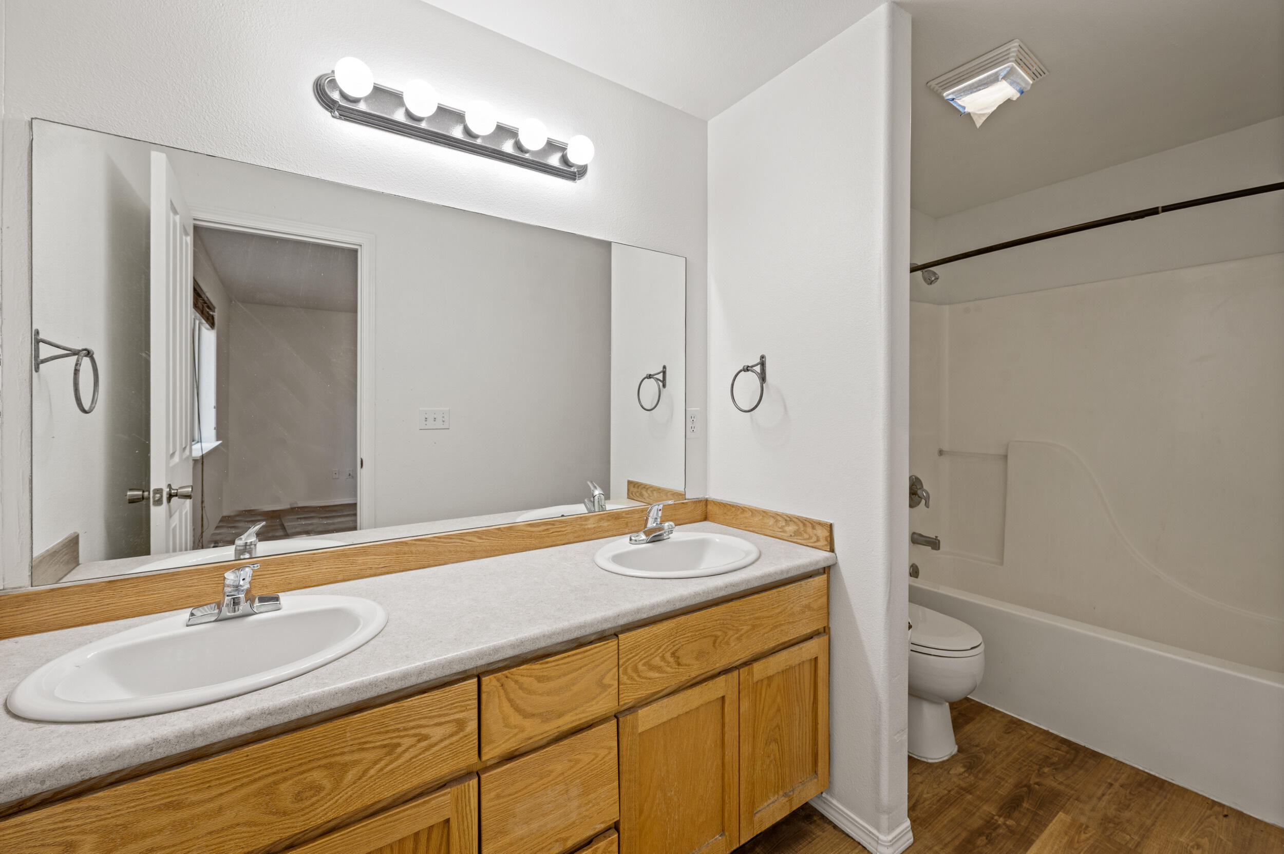 Huntington Meadows - Residential