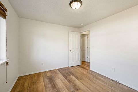Tiny photo for 16470 Cassidy Drive, La Pine, OR 97739 (MLS # 220210506)