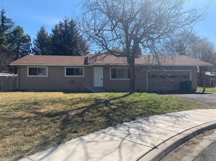 Great 3 bed, 1 bath on nearly a quarter acre in desirable South Suburbs! This adorable home is ready for you to move right in. Located in a quiet neighborhood with a great-sized yard, RV parking & attached 2 car garage, you have plenty of room to park your toys & a backyard suitable for lots of entertaining. Painted neutrally with nice fixtures inside and also features large soaking tub in bathroom. New furnace, water heater & gas range in the last couple of years. Very cute inside & out, don't miss this one before it's gone!