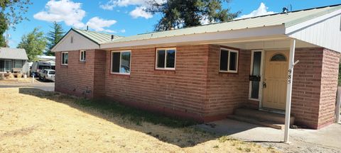 Tiny photo for 985 NE Crest Drive, Prineville, OR 97754 (MLS # 220217734)