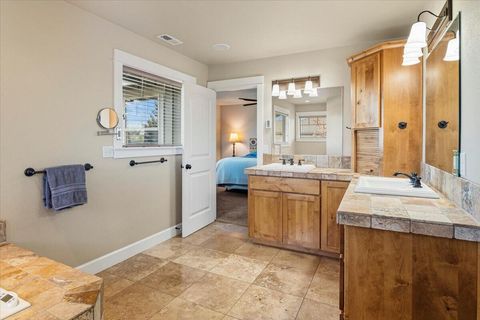 Tiny photo for 4122 SW Salmon Place, Redmond, OR 97756 (MLS # 220217364)