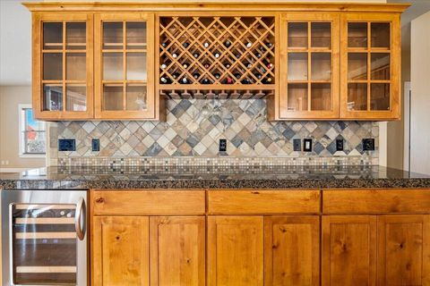 Tiny photo for 4122 SW Salmon Place, Redmond, OR 97756 (MLS # 220217364)