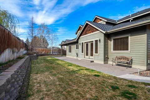 Tiny photo for 4122 SW Salmon Place, Redmond, OR 97756 (MLS # 220217364)