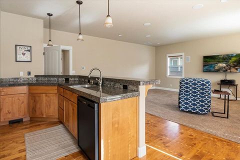 Tiny photo for 4122 SW Salmon Place, Redmond, OR 97756 (MLS # 220217364)