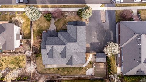 Tiny photo for 4122 SW Salmon Place, Redmond, OR 97756 (MLS # 220217364)