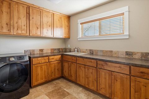 Tiny photo for 4122 SW Salmon Place, Redmond, OR 97756 (MLS # 220217364)